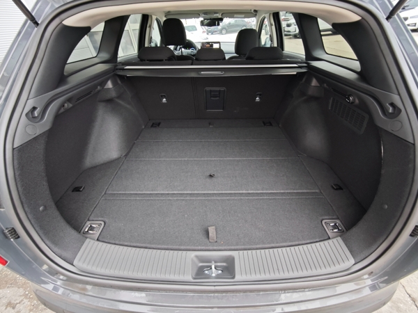 Hyundai i30 CW FAMILY DCT 1,5 T-GDi MHEV  103kW 32