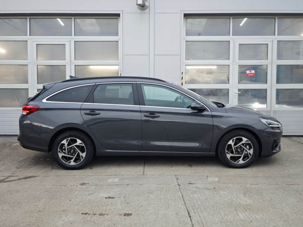 Hyundai i30 CW FAMILY DCT 1,5 T-GDi MHEV  103kW 9