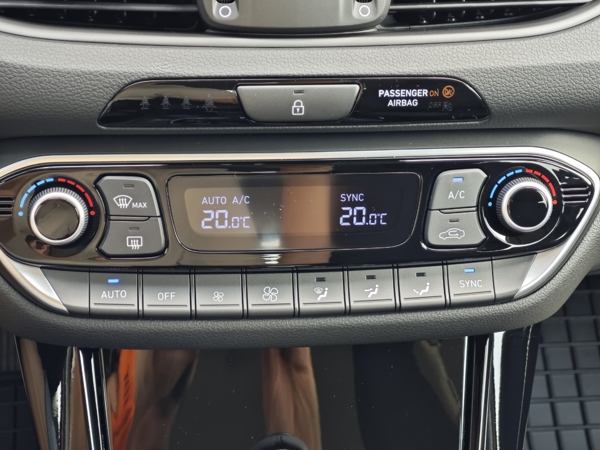 Hyundai i30 CW FAMILY DCT 1,5 T-GDi MHEV  103kW 19