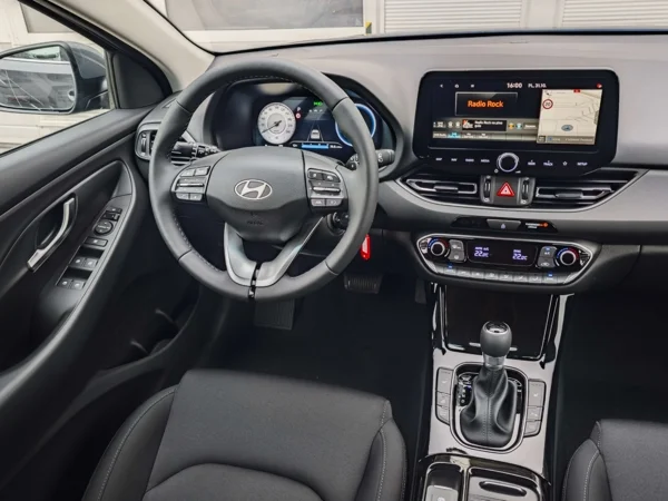 Hyundai i30 CW FAMILY DCT 1,5 T-GDi MHEV  103kW 3