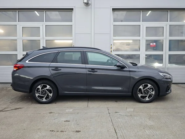 Hyundai i30 CW FAMILY DCT 1,5 T-GDi MHEV  103kW 9