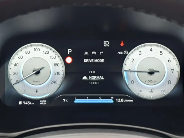 Hyundai i30 CW FAMILY DCT 1,5 T-GDi MHEV  103kW 13