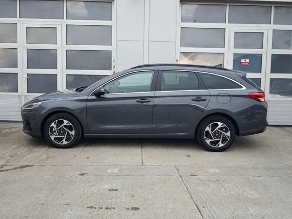 Hyundai i30 CW FAMILY DCT 1,5 T-GDi MHEV  103kW 8