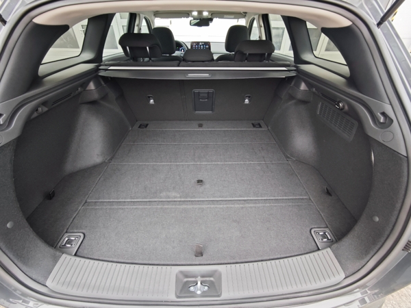 Hyundai i30 CW FAMILY DCT 1,5 T-GDi MHEV  103kW 27