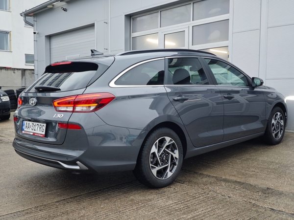 Hyundai i30 CW FAMILY DCT 1,5 T-GDi MHEV  103kW 2