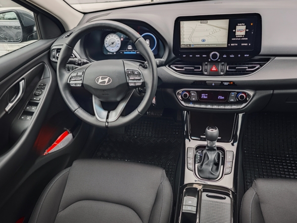 Hyundai i30 CW FAMILY DCT 1,5 T-GDi MHEV  103kW 12