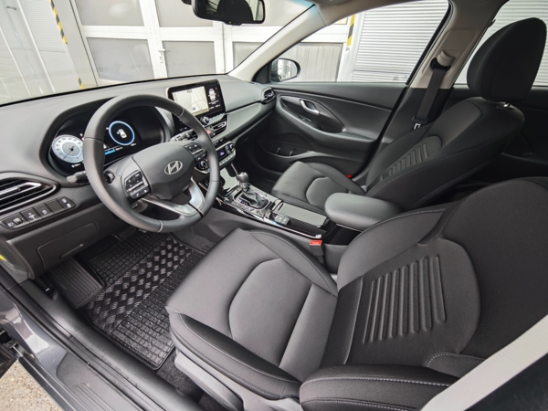 Hyundai i30 CW FAMILY DCT 1,5 T-GDi MHEV  103kW 3