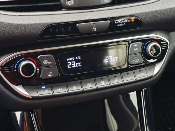 Hyundai i30 CW FAMILY DCT 1,5 T-GDi MHEV  103kW 18