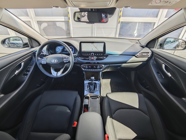 Hyundai i30 CW FAMILY DCT 1,5 T-GDi MHEV  103kW 13