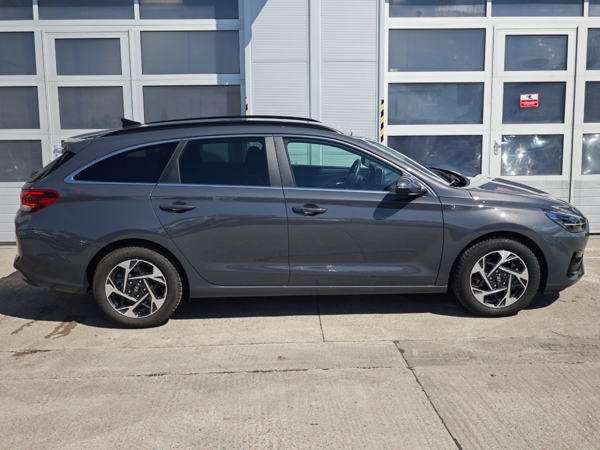 Hyundai i30 CW FAMILY DCT 1,5 T-GDi MHEV  103kW 9