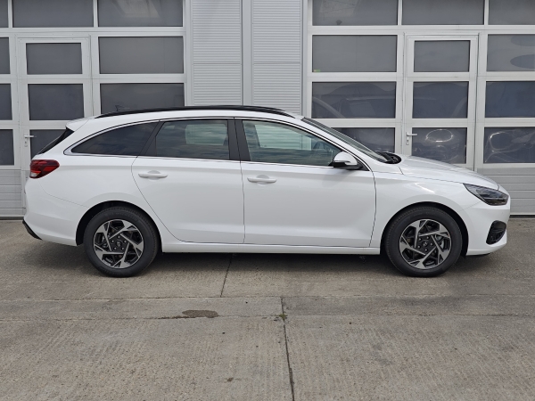 Hyundai i30 CW FAMILY +NAVI+LED 103kW 9