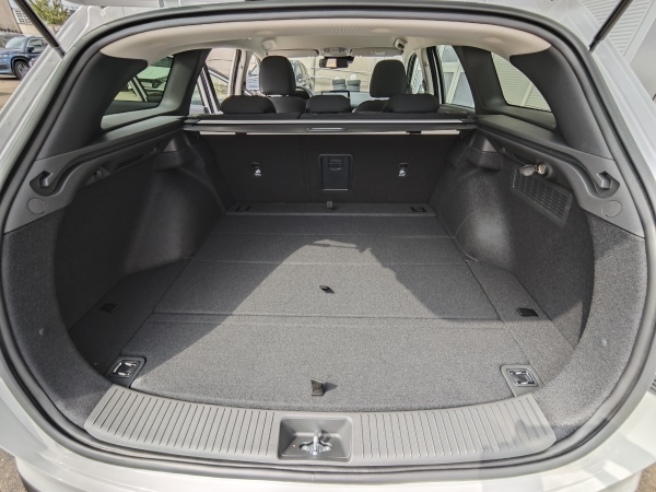 Hyundai i30 CW FAMILY +NAVI+LED 103kW 32