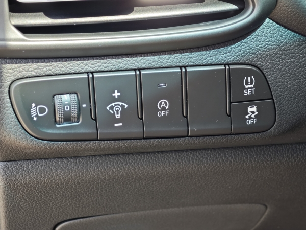 Hyundai i30 CW FAMILY +NAVI+LED 103kW 29