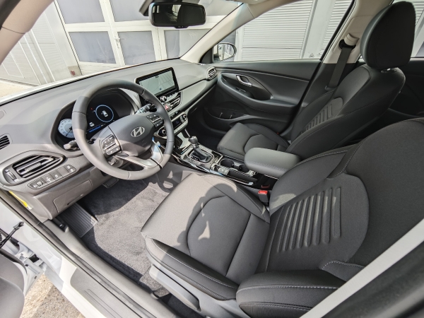 Hyundai i30 CW FAMILY +NAVI+LED 103kW 10