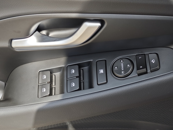 Hyundai i30 CW FAMILY +NAVI+LED 103kW 30