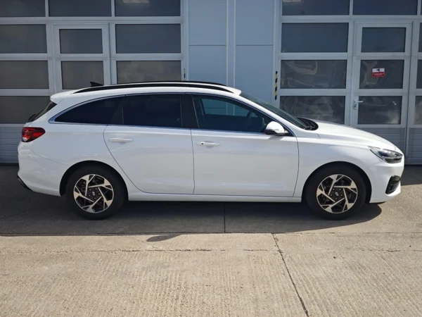 Hyundai i30 CW Family T-GDi 85kW 9
