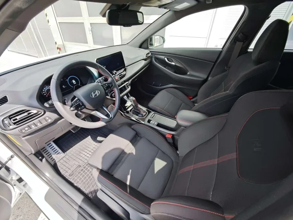 Hyundai i30 N Line DCT 1,6 T-GDi 110kW 10