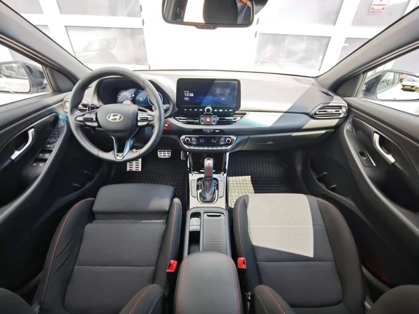 Hyundai i30 N Line DCT 1,6 T-GDi 110kW 13