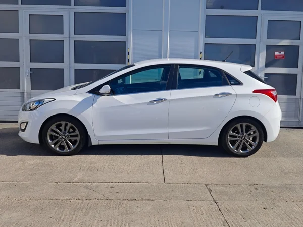 Hyundai i30 Style 1,6 CRDi 100kW 8