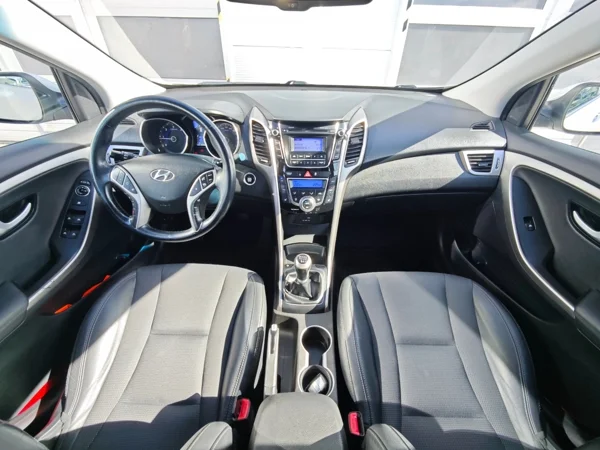 Hyundai i30 Style 1,6 CRDi 100kW 13
