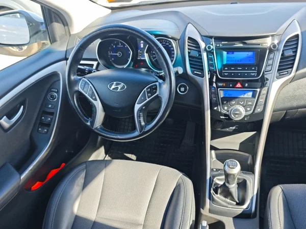 Hyundai i30 Style 1,6 CRDi 100kW 3