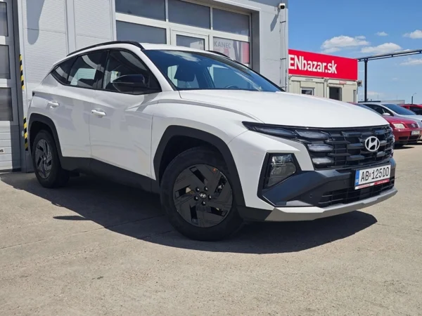 Hyundai Tucson Family + Black Pack HEV A/T 1,6 176kW 5
