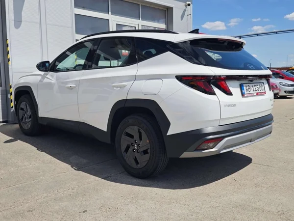 Hyundai Tucson Family + Black Pack HEV A/T 1,6 176kW 7