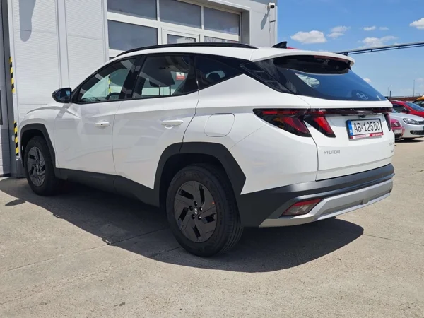 Hyundai Tucson Family + Black Pack HEV A/T 1,6 176kW 7