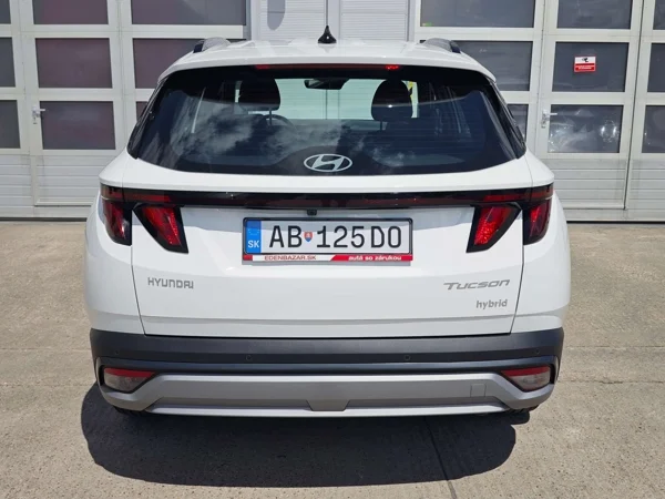Hyundai Tucson Family + Black Pack HEV A/T 1,6 176kW 6