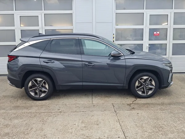 Hyundai Tucson Style HEV A/T 1,6 176kW 9