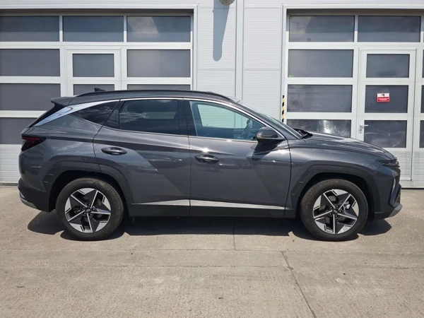 Hyundai Tucson Style HEV A/T 1,6 176kW 9