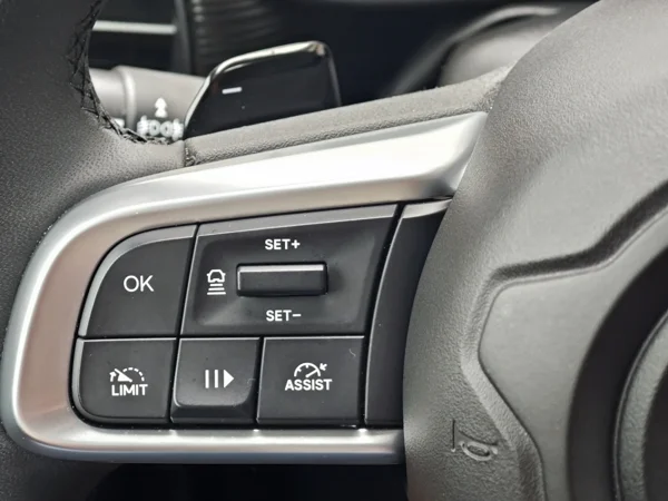 Jeep Avenger LONGITUDE 1,2T e-Hybrid DCT6 81kW 30