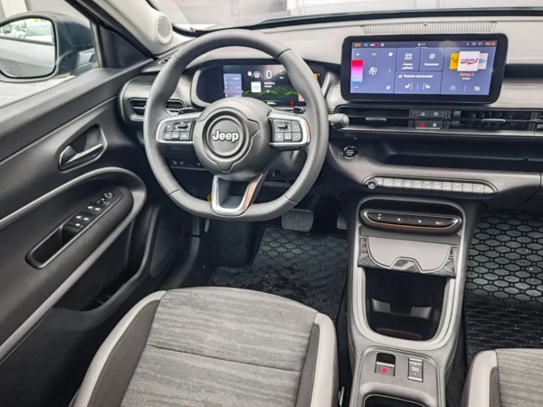 Jeep Avenger LONGITUDE 1,2T e-Hybrid DCT6 81kW 3