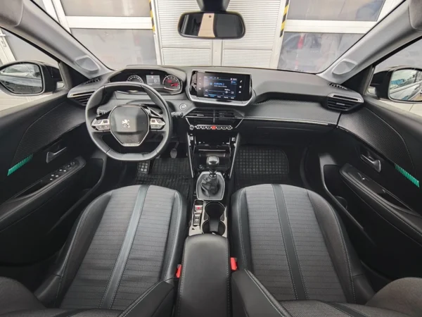 Peugeot 208 Allure 1,2  74kW 13
