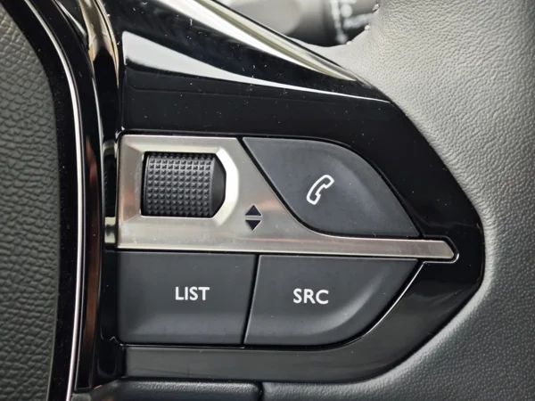 Peugeot 208 Allure 1,2  74kW 29