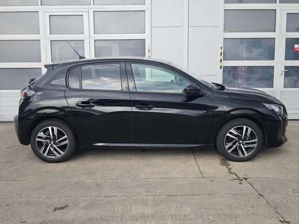 Peugeot 208 Allure 1,2  74kW 9