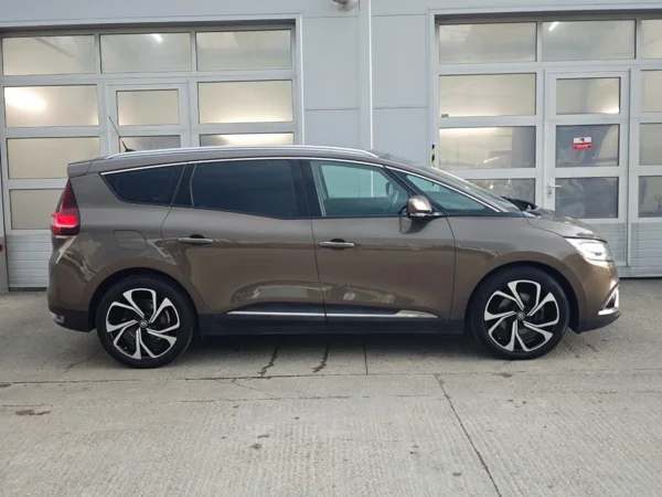 Renault Grand Scénic Intens 1,6 dCi 96kW 9
