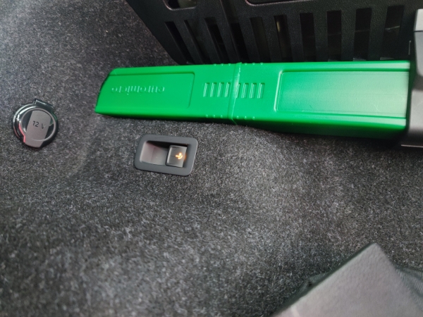 Škoda Enyaq 62kWh Loft + ťažné  132kW 24