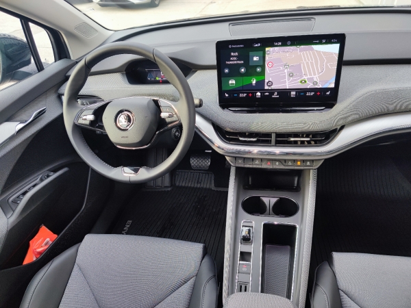 Škoda Enyaq 62kWh Loft + ťažné  132kW 3