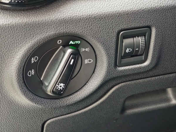 Škoda Fabia Essence MPi 59kW 22