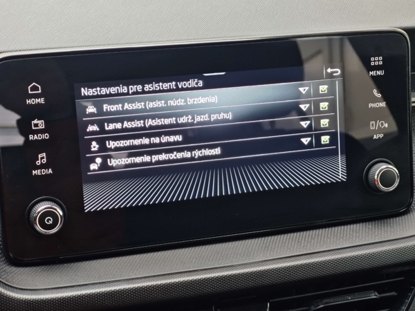 Škoda Fabia Essence MPi 59kW 18