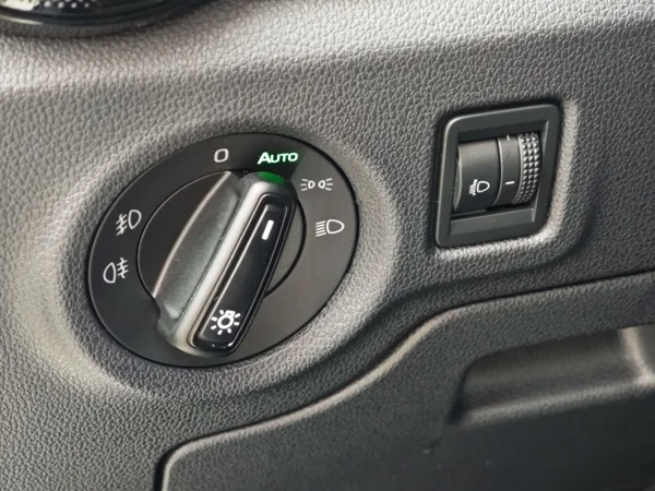 Škoda Fabia Essence MPi 59kW 21