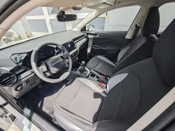 Škoda Fabia Essence MPi 59kW 10