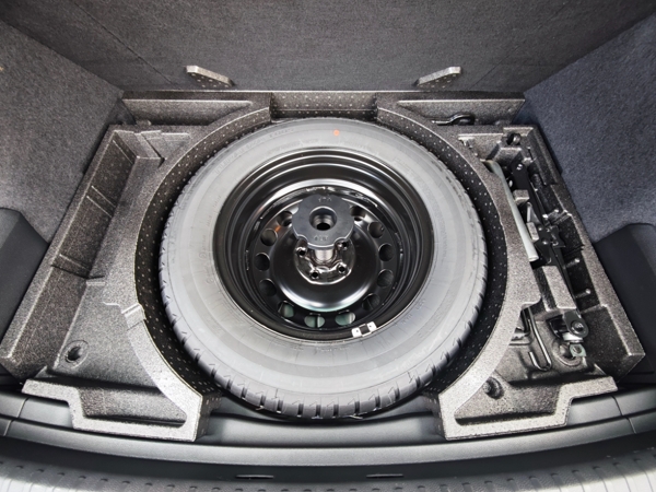 Škoda Karoq Selection DSG 1,5 TSI 110kW 25