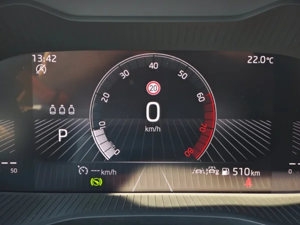 Škoda Karoq Selection DSG 1,5 TSI 110kW 14