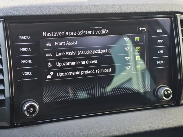 Škoda Karoq Selection DSG 1,5 TSI 110kW 19