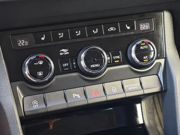 Škoda Karoq Selection DSG 1,5 TSI 110kW 20