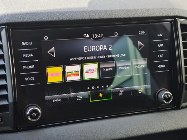 Škoda Karoq Selection DSG 1,5 TSI 110kW 15