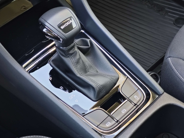 Škoda Karoq Selection DSG 1,5 TSI 110kW 19