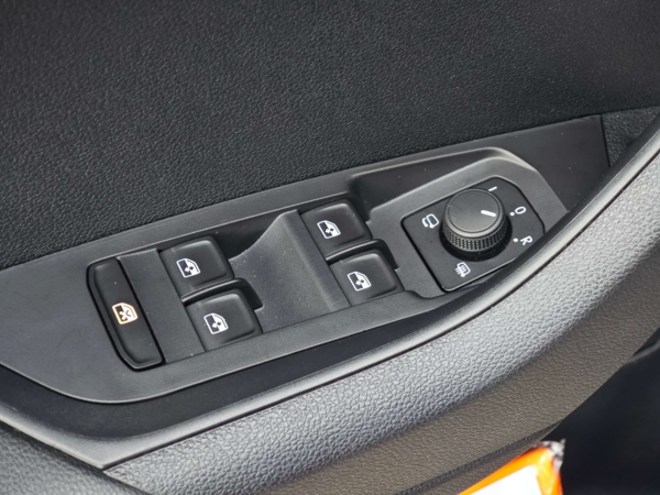 Škoda Karoq Selection DSG 1,5 TSI 110kW 23